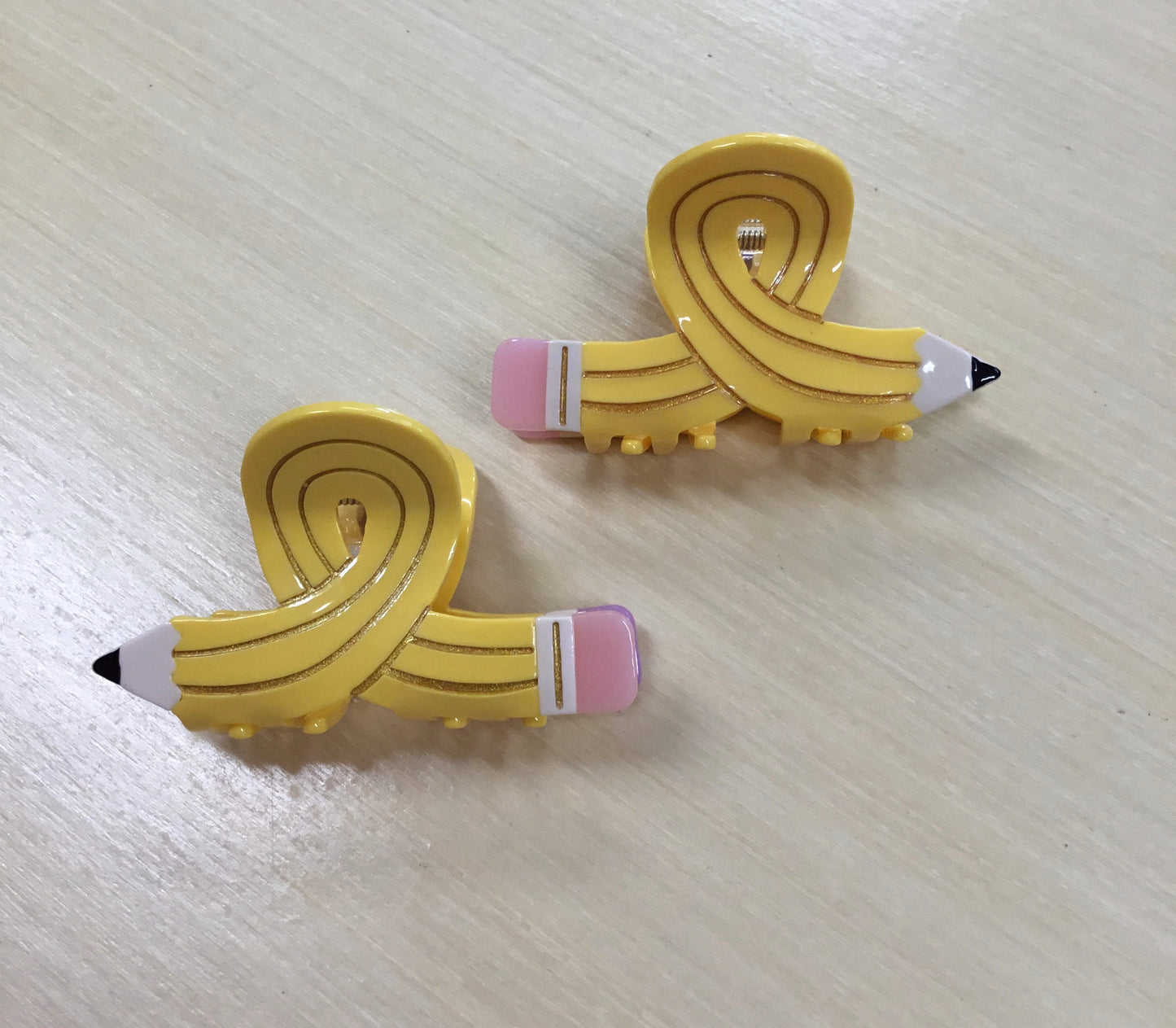 Pencil claw clip