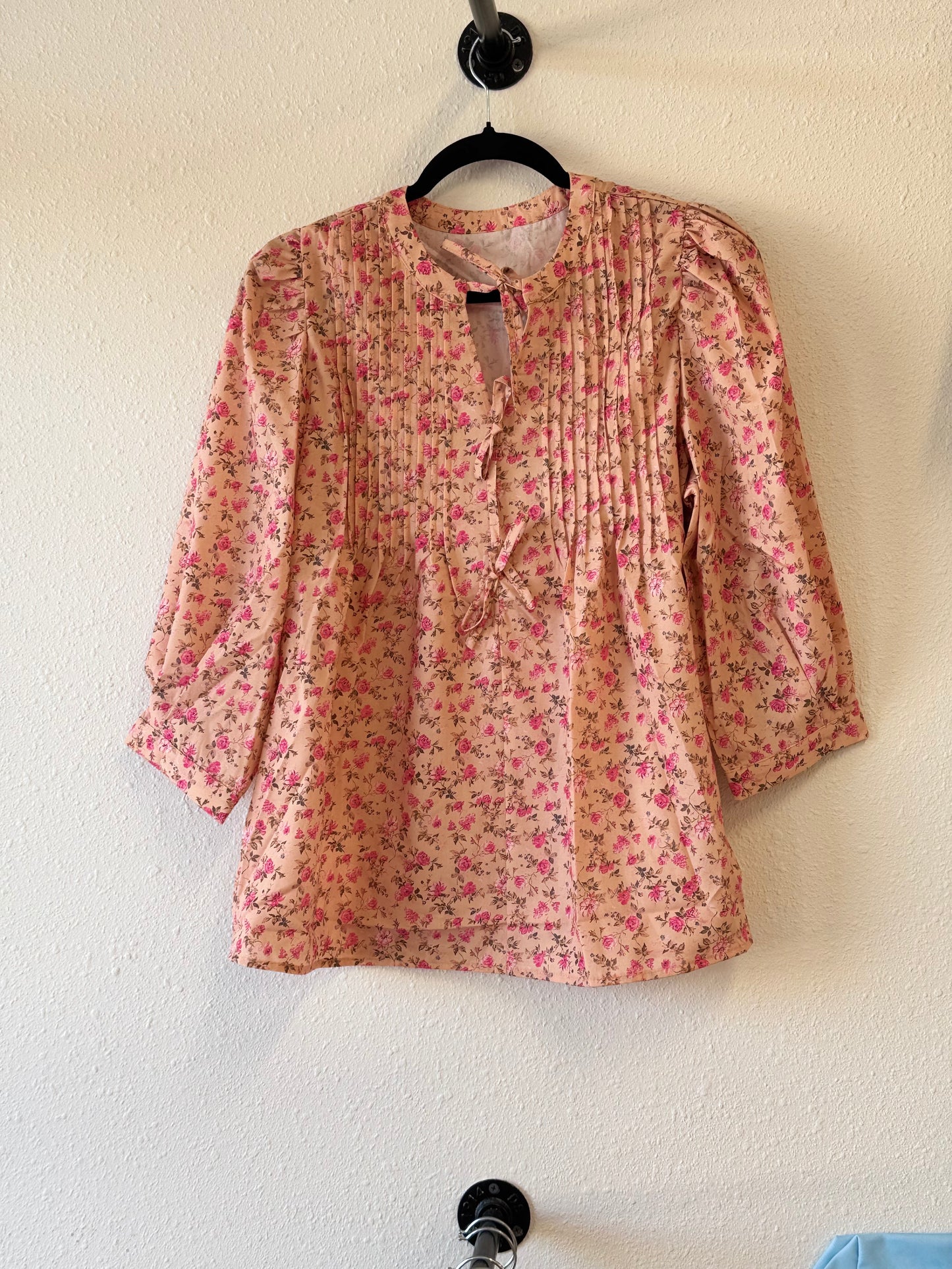 Ditsy puff blouse