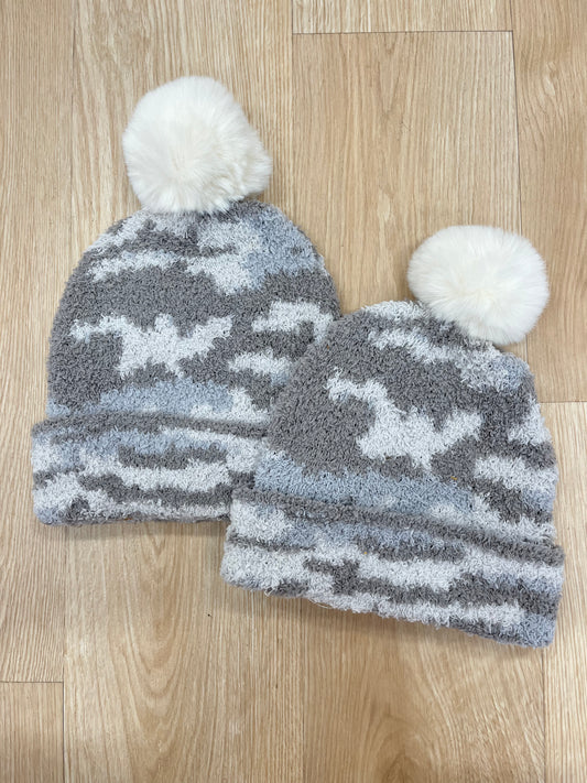 WHITE CAMO CHENILLE HAT