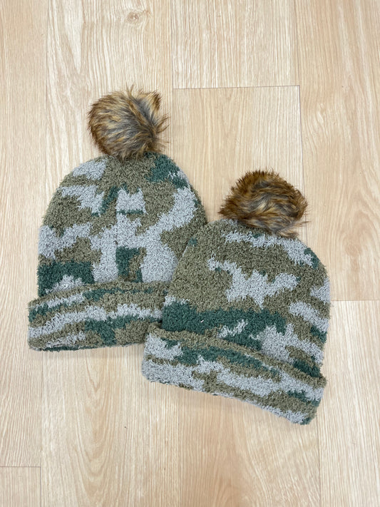 GREEN CAMO CHENILLE HAT